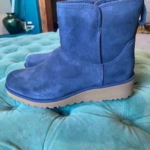 Brand new Ugg short Kristen boots